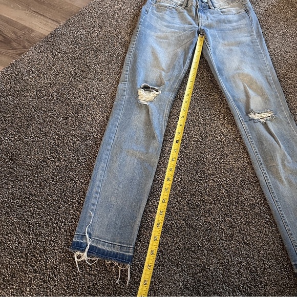 H&M Divided Distressed High-Rise Straight Leg Jeans Light Wash Size 6 - Picture 3 of 7